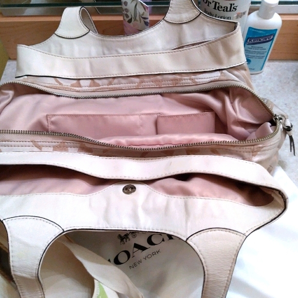 Coach bag and wedge sandals - Picture 4 of 7